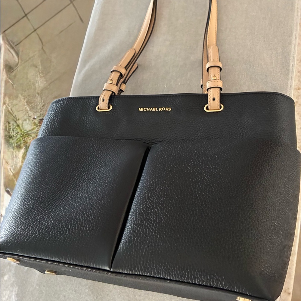 MICHAEL Michael Kors Bedford Medium Black Pebble Leather Tote Bag